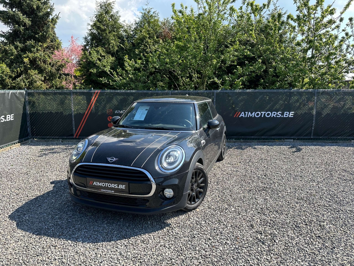 Mini Cooper - - - VERKOCHT - - -